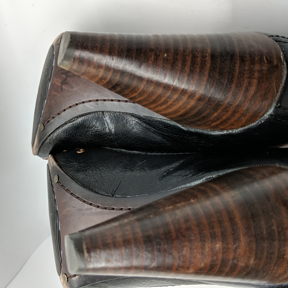 Frye Regina Studded Black 4" Pumps. Size 9M - Picture 3 of 9